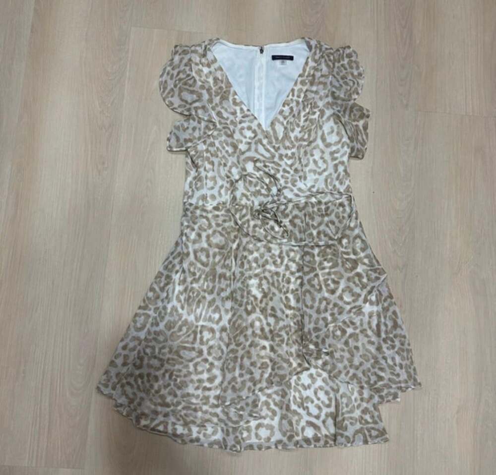 Tommy Hilfiger Leopard Ruffle Dress Size 10 White Brown Mini V-Neck